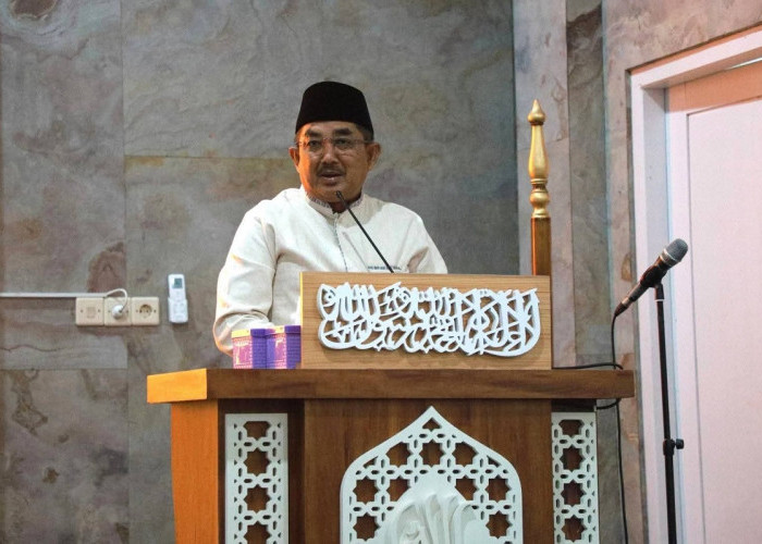 Bupati Anwar Sadat Laksanakan Tarawih Perdana Ramadhan 1447 H di Masjid Al Anwar Kuala Tungkal