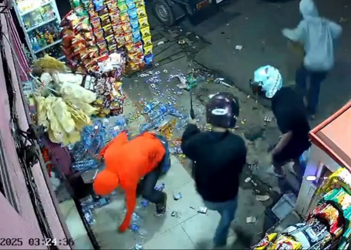 Viral Gengster Bersajam Jarah Sejumlah Toko Kelontong Di Kota Jambi