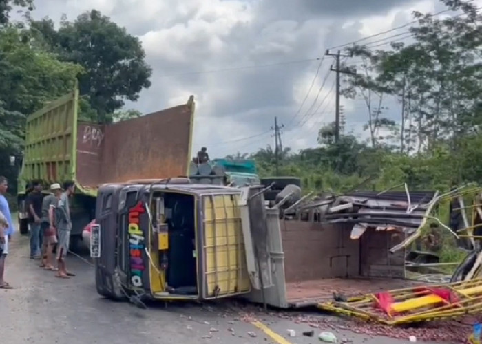 3 Kendaraan Terlibat Tabrakan Beruntun di Desa Rantau Puri, 2 Orang Luka-luka