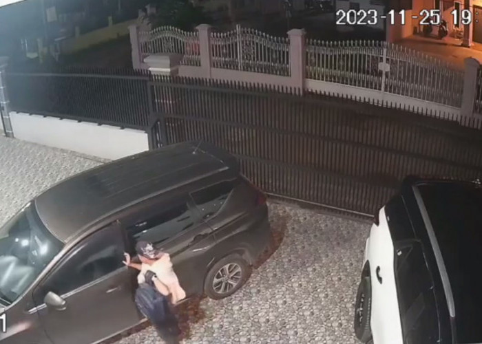 Aksi Pencurian Tas Dalam Mobil di Halaman Rumah Terekam CCTV, Pelakunya Masih Pelajar SMP