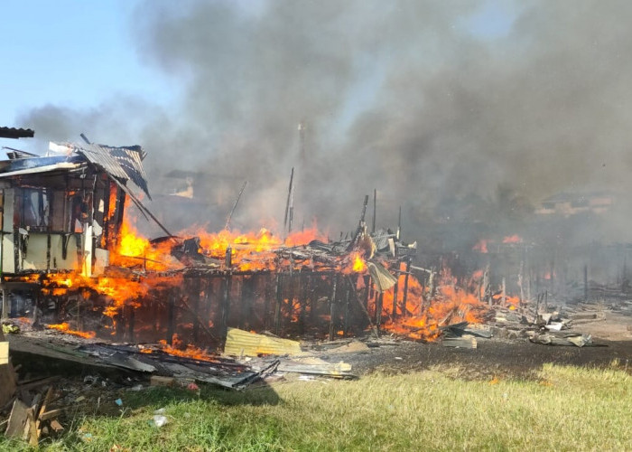 Breaking News!!! Kebakaran di Legok, 20 Rumah Dikabarkan Terbakar