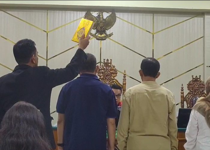 Penasehat Hukum Terdakwa Korupsi PDAM Tirta Mayang Minta JPU Hadirkan Seluruh Direksi