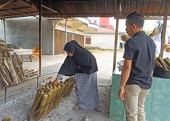 Bertahan 19 Tahun Lemang Uni EL Terus Di Buru Masyarakat Sebagai Menu Berbuka 