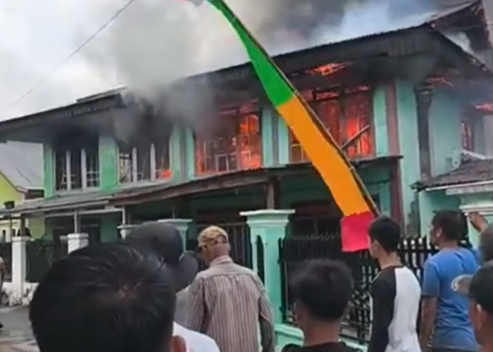 Kebakaran Hanguskan 3 Rumah di Koto Datuk