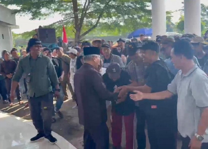 DPRD Muaro Jambi Sepakati 4 Poin, Pengrajin Batu Bata Sungai Gelam Kembali Beroperasi