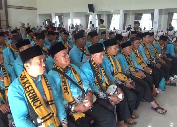 444 CJH Kloter 19 Kerinci-Merangin Mulai Masuki Asrama Haji, Satu Jemaah Gagal Terbang Kembali Diberangkatkan