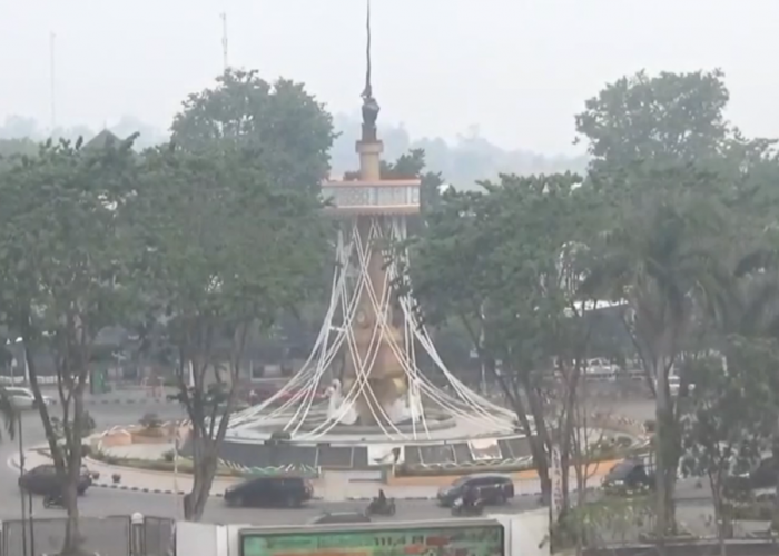 Kabut Asap Pekat Selimuti Jambi, PM2.5 Tembus 257 µg/m³