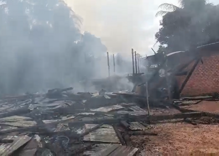 Tanpa Pemadam Kebakaran, Warga Batang Asai Berjuang Padamkan Api yang Hanguskan 3 Bangunan