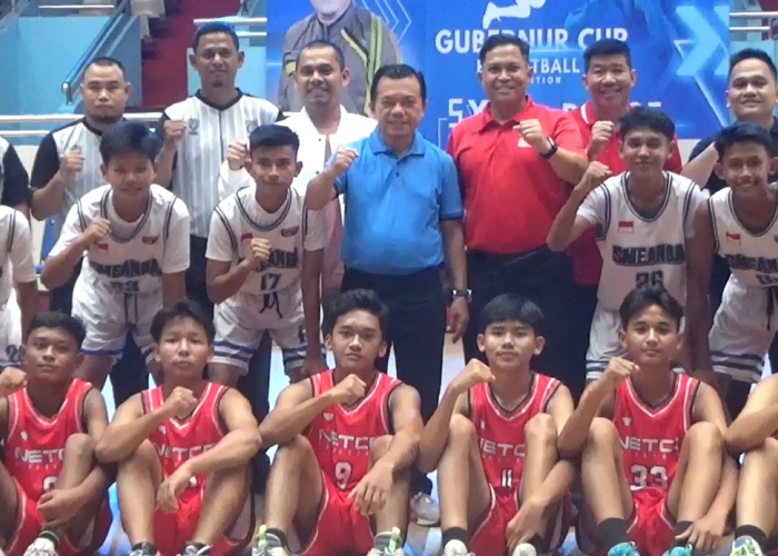 Gubernur Al Haris Buka Resmi Gubernur Cup Basketball 