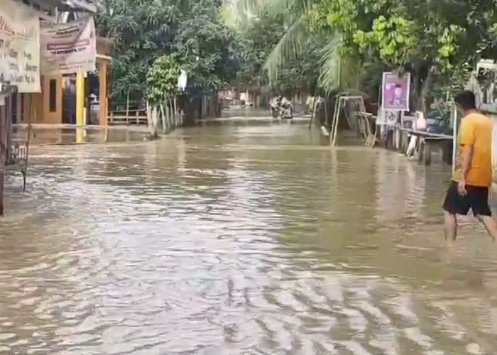 Banjir di Teluk Rendah Ilir Mulai Berangsur Surut, Aktivitas Warga Masih Lumpuh