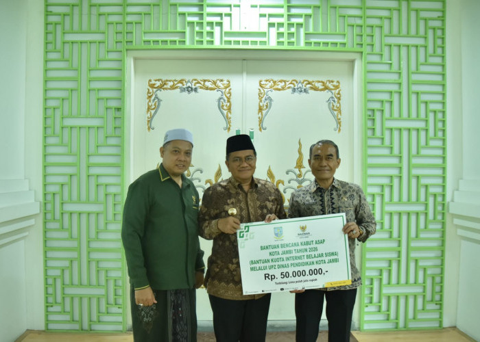 Pemkot Bersama Baznas Kota Jambi Salurkan Bantuan Kuota Internet Rp 50 Juta Untuk PJJ di Tengah Kabut Asap