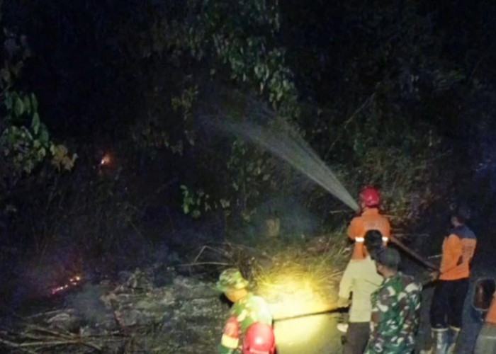 Setengah Hektare Lahan di Sungai Buluh Terbakar