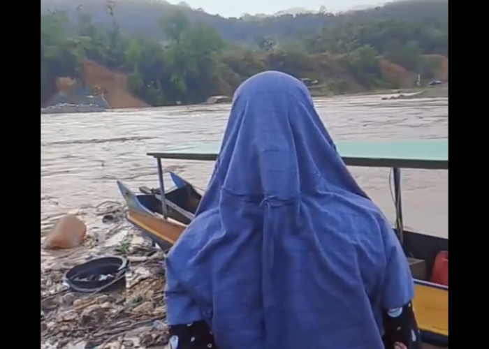 Debit Sungai Batang Asai Meningkat, Kakek Hanyut Saat Mandi