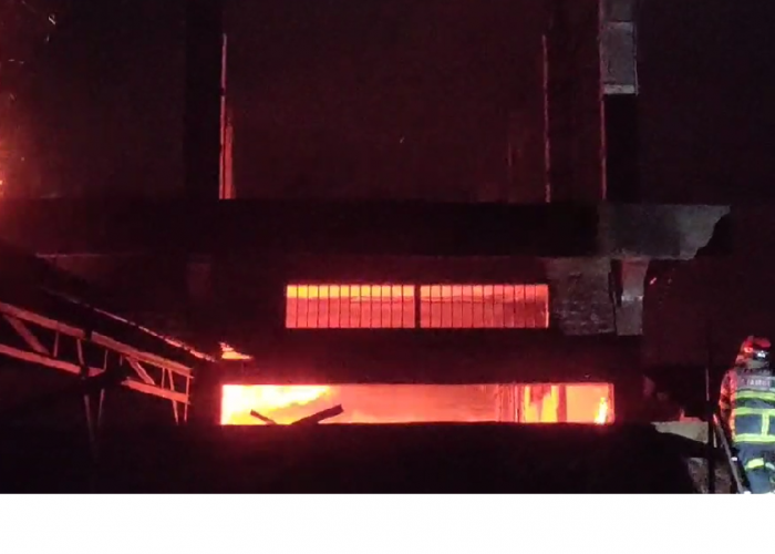 Gudang Kayu di Arizona Kota Jambi Ludes Terbakar, Diduga Akibat Kembang Api