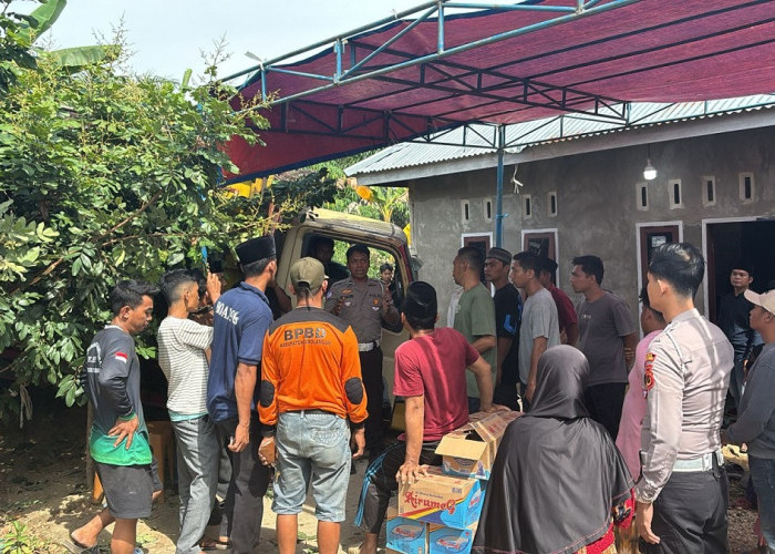 Sebuah Truk di Kabupaten Sarolangun Hampir Tabrak Rumah Duka Akibat Banting Setir