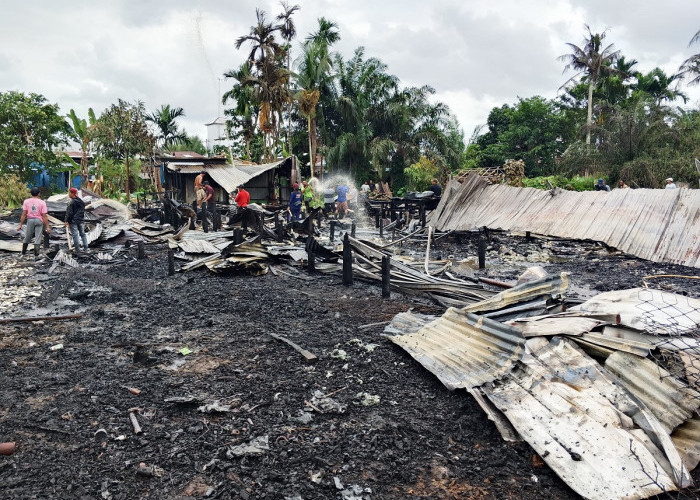 Kebakaran Hebat di Mendahara, 6 Rumah Warga Ludes Terbakar