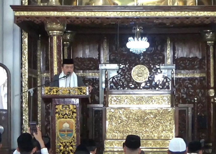 Gubernur Jambi Al Haris Sholat Idul Fitri 2024 di Masjid Agung Al Falah Bersama Ribuan Jamaah