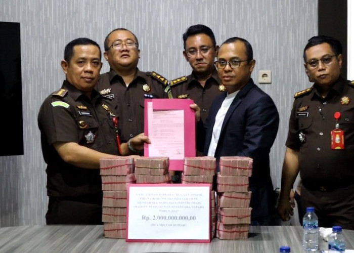 Kejari Jambi Kembali Terima Uang Pengganti Kerugian Negara Rp 2 Miliar Dari Iskandar dan Purnomo