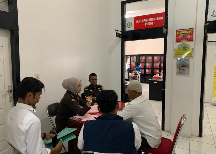 Satreskrim Polres Kerinci Limpahkan Tersangka Dan Barang Bukti Kasus BBM Subsidi Ilegal Ke Kejari Sungai Penuh