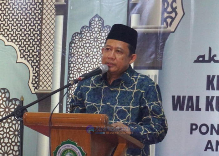 Bupati BBS Hadiri Wisuda Santri Anwarul Huda, Tegaskan Pesantren Benteng Moral di Era Digital