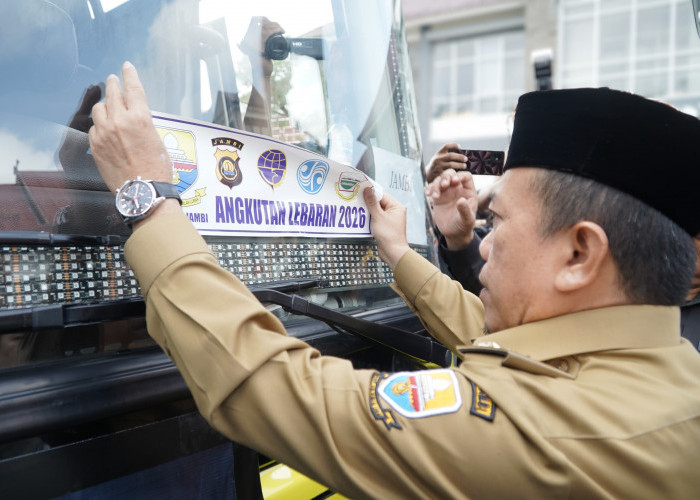 Guberbur Al Haris Lepas Angkutan Mudik Gratis Pemprov Jambi 2026 di Terminal Alam Barajo