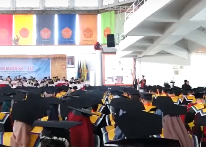 Wisuda Ke-117 Universitas Jambi, 1.007 Mahasiswa Resmi Menjadi Lulusan