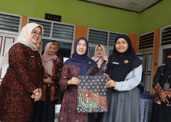 Kunjungi CBC Mawaddah Warrahmah, Bunda PAUD Hesti Haris Berikan Edukasi Pemahaman Disleksia