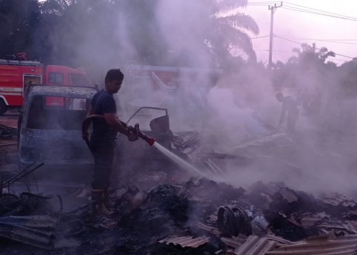 Kebakaran Rumah di Tanjung Katung, Satu Mobil dan Satu Motor Ikut Terbakar