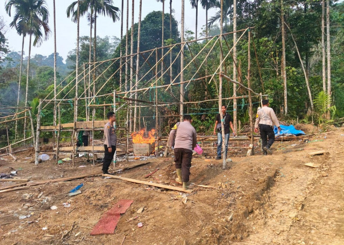 Polres Bungo Tindak PETI di Sungai Batang Tebo, Alat dan Tangki Minyak Dimusnahkan