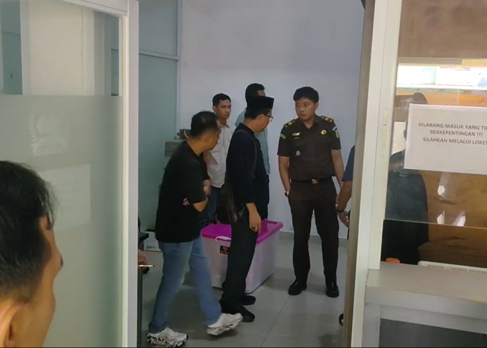 Kejari Jambi Geledah Kantor Pengelola Angso Duo, Dugaan Penyelewengan Pajak Parkir Diusut Tuntas