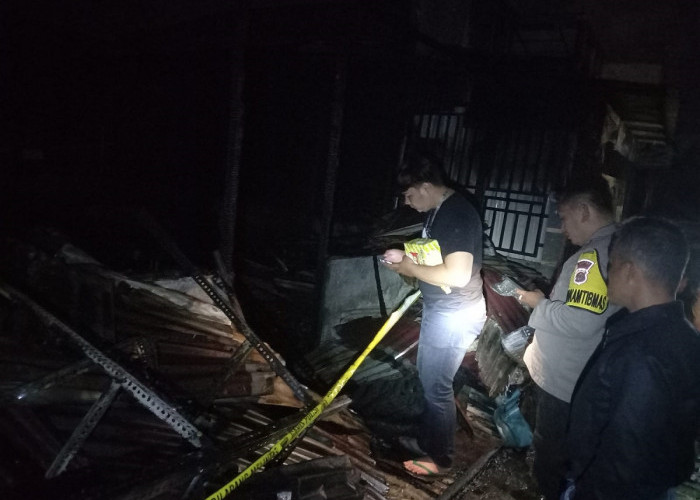 Kebakaran di Desa Tangkil Kayu Aro, 1 Unit Motor dan Uang Rp 25 Juta Hangus Terbakar 