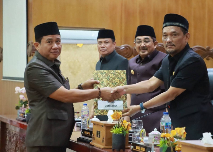 Bupati Anwar Sadat Hadiri Paripurna, DPRD Sampaikan Pemandangan Umum Fraksi atas LKPJ 2025