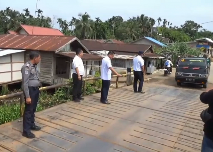 Jembatan Penghubung di Kelurahan Rano Kembali Dibuka, Pemkab Ingatkan Batas Tonase