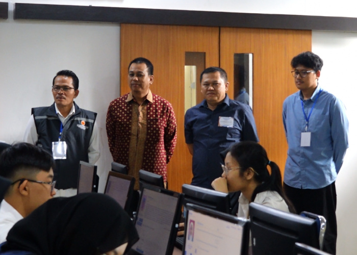 Rektor UNJA Pantau Langsung Pelaksanaan UTBK-SNBT 2026, Jumlah Peserta Meningkat Jadi 11.595 Orang