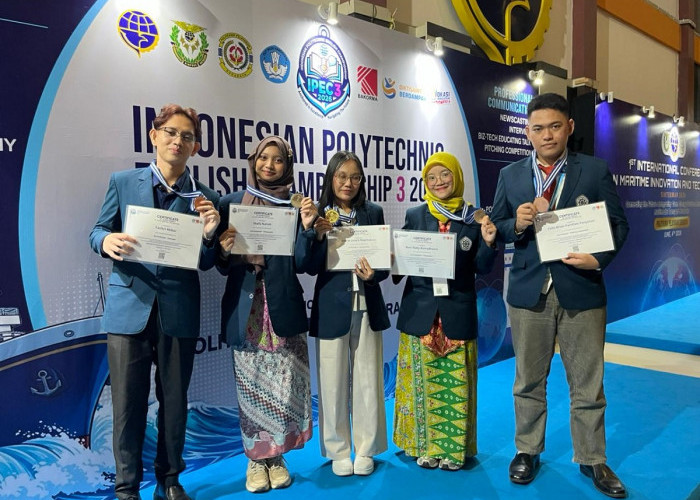 Membanggakan! Mahasiswa Polteknaker Raih 10 Penghargaan di Dua Ajang Nasional