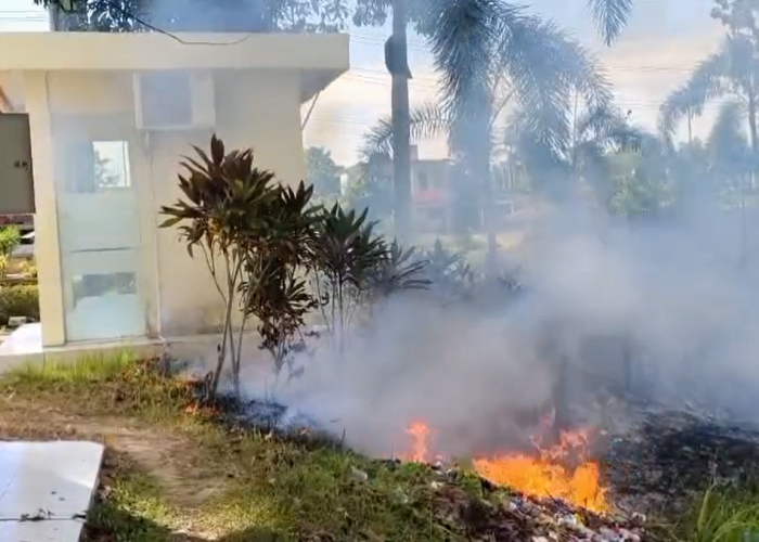 Kepulan Asap Muncul di Komplek Perkantoran Bupati Tebo, Hampir Sebabkan ATM Kebakaran