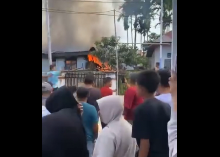  3 Unit Rumah di Desa Pendung Hilir Habis Dilahap Api 