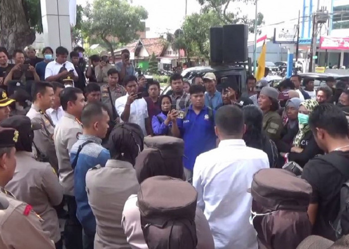 Polemik Mat Sanusi Jadi Ketua KONI Jambi, Puluhan Massa Tagih Janji ke Polda