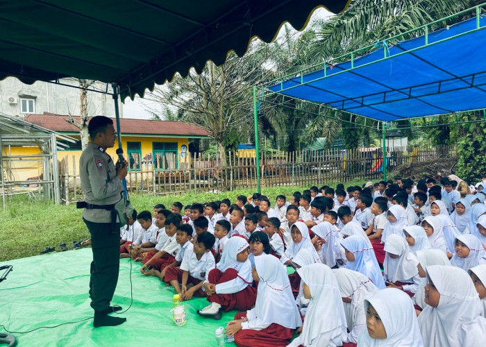 Polisi Sayang Anak, Satbinmas Polres Bungo Berikan Pembinaan Di SD 88/II Sei Mengkuang