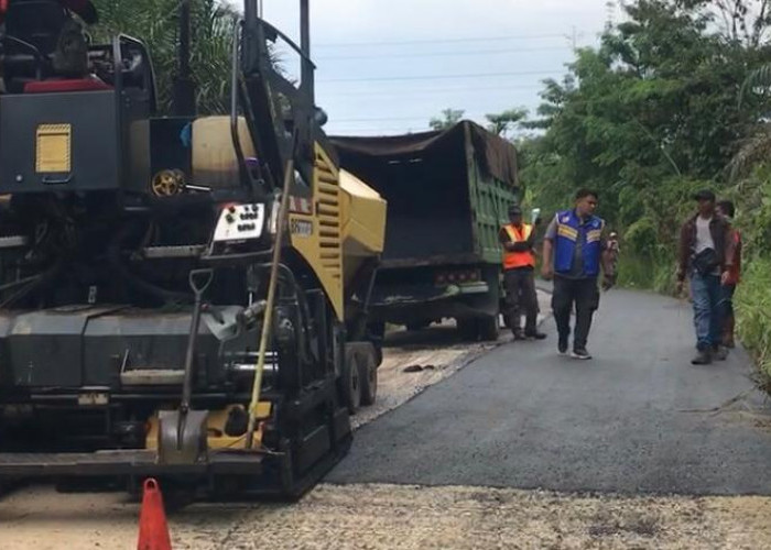 Perbaikan Jalan Ampelu Mudo – Tenam, Pemkab Batang Hari Kucurkan Dana Rp. 1,3 Miliar