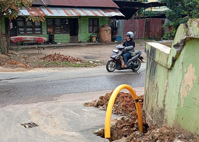 Masyarakat Kota Jambi Keluhkan Bekas Galian Proyek Jargas yang Tak Diperbaiki