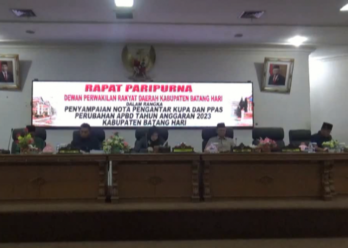 Bupati Sampaikan Penurunan Target Pendapatan Daerah Pada Nota Pengantar KUPA dan PPAS Kabupaten Batanghari