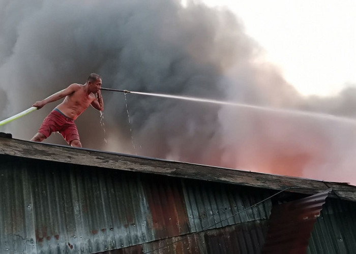 Sijago Merah Mengamuk Di Nipah Panjang, 12 Rumah Terbakar