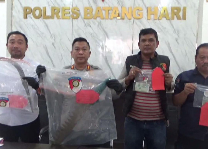 2 Pemuda Bersajam Ditangkap Polisi, Diduga Anggota Gangster dan Terlibat Curas di Batang Hari