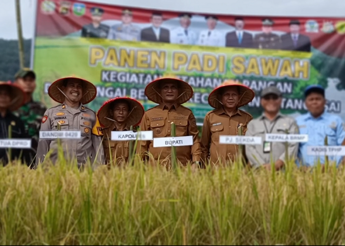 Bupati Hurmin Ajak Petani Desa Sungai Bemban Maksimalkan Panen: Dari 2 kali Panen Jadi 3 kali Panen
