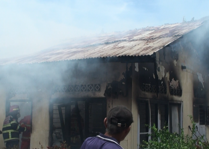 Korsleting Listrik, Usaha Gorengan di Kenali Asam Atas Terbakar