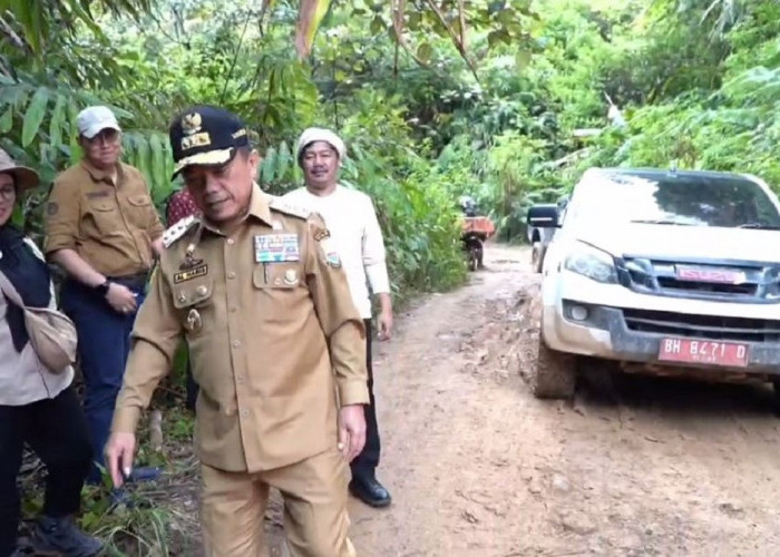 Gubernur Al Haris Bawa Pejabat Pemprov Jambi Tidur di Dusun Untuk Serap Aspirasi Warga 