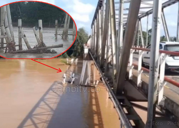 Tiang Penyangga Jembatan Rusak Tertabrak, Kades Ancam Blokade Jalur Lintas Tongkang Batubara