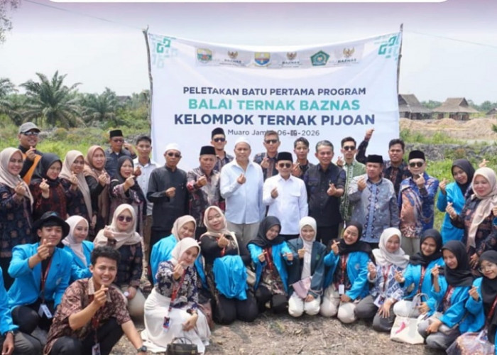 Wabup Muaro Jambi Letakkan Batu Pertama Balai Ternak Baznas, Dorong Peternak Naik Kelas