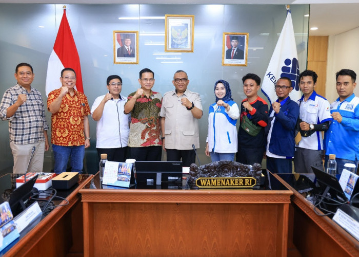 Wamenaker Bertindak Cepat Atas Permasalahan Kerja di Hari Libur Nasional Wajib Bayar Lembur